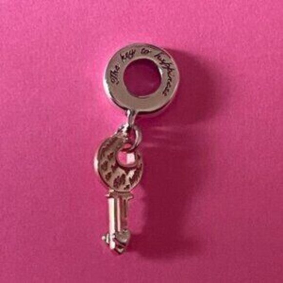 Pandora Two-tone key & Sliding Heart Dangle Charm - Picture 3 of 4